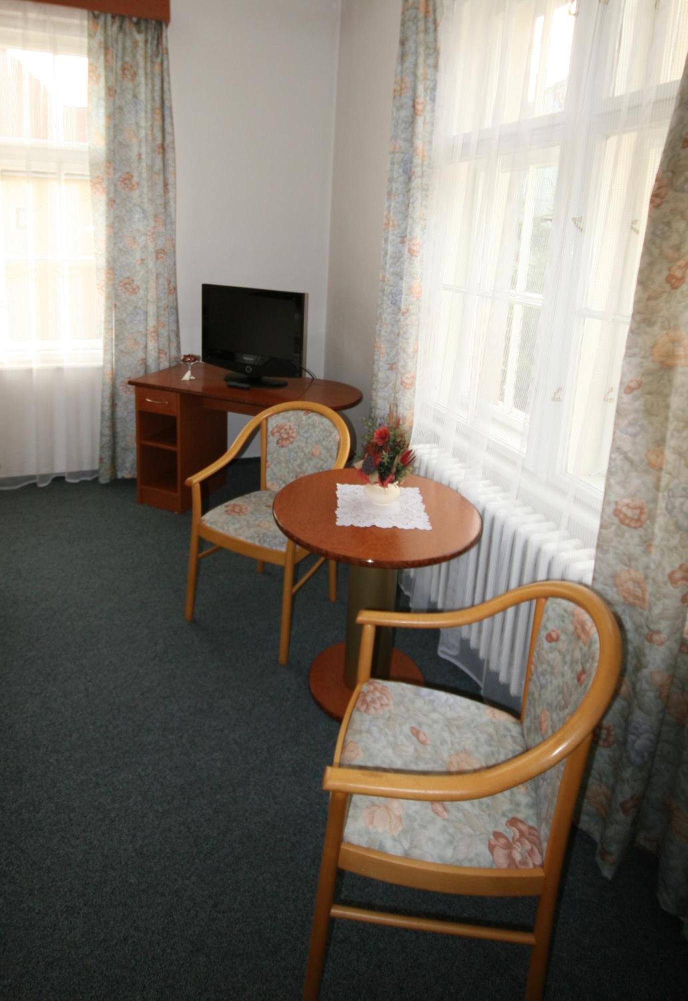 Hotel Penzion Loreta Luhačovice Zimmer foto