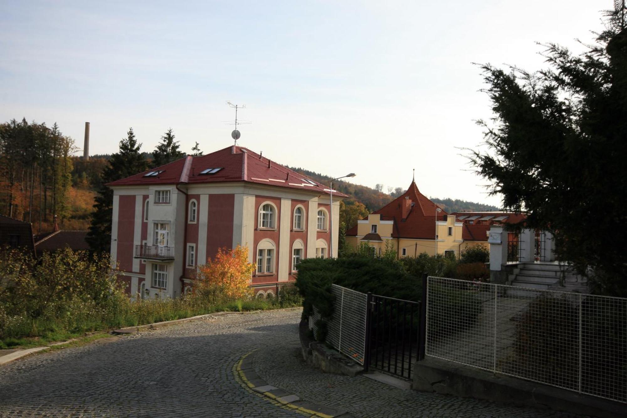 Hotel Penzion Loreta Luhačovice Exterior foto